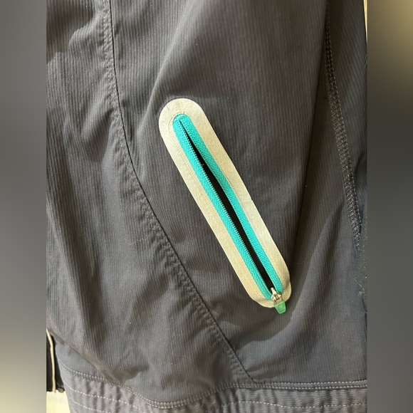 Lucy Black Jacket with Orange Brand Tag size large - Picture 4 of 8